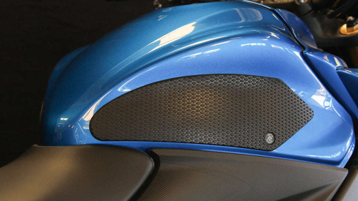 TANKGRIPS SNAKE SKIN SUZUKI GSXS1000